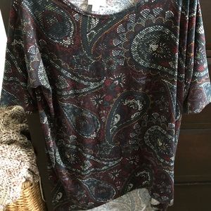 Gorgeous paisley LULAROE Irma! 🖤